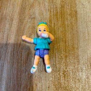 Playskool – Dollhouse Baby Girl – Blue and Purple